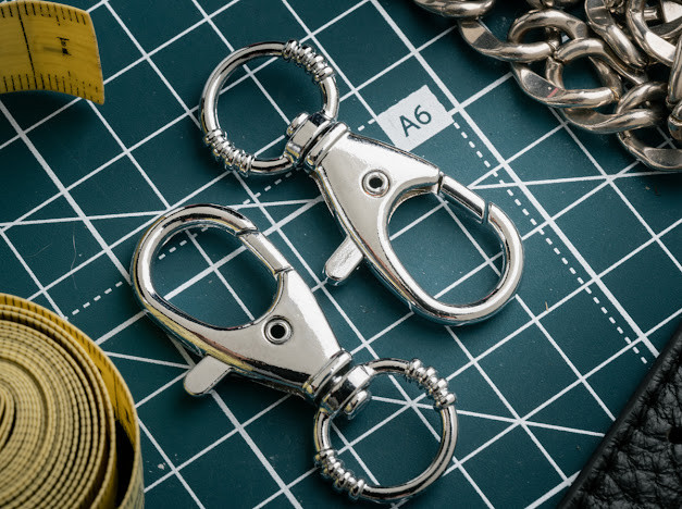 Карабін для сумок. 50х20мм. Стрічка 14мм, фото 1