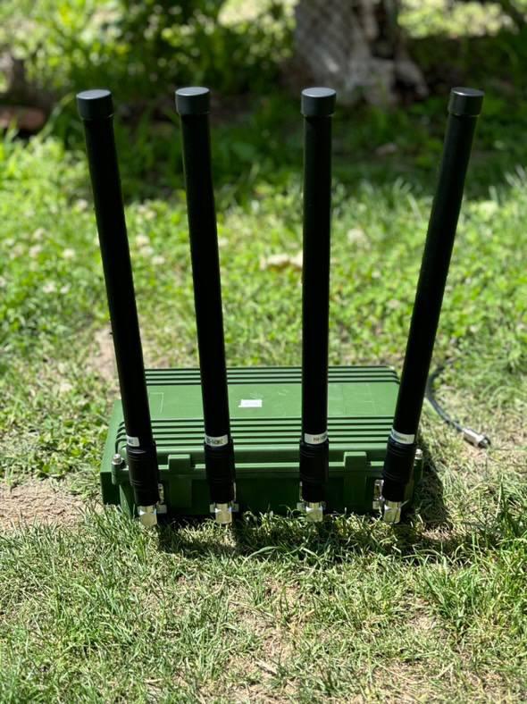 РЕБ (720-1050Мгц) (2.4-2.5 Мгц) 4-діапазонний з магнітним кріпленням на авто або на позицію