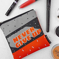 Косметичка квадратна Basic Never give up