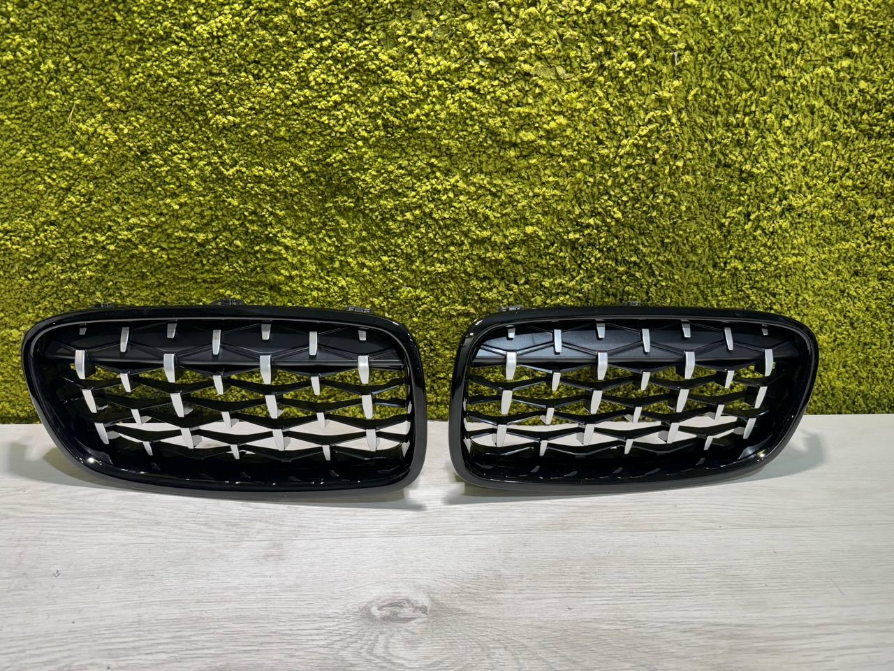 Нові решітки BMW F30, F31 2012-2018 Нові рестайлінг решітки бмв ф30 Хром + Чорний діамант ніздрі, фото 1