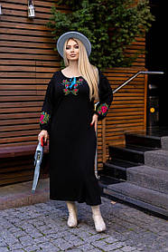 Трикотажна сукня з вишивкою