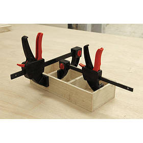 Струбцина з рушієм 90 кг Kraft&Dele KD10704 гвинтовий затиск