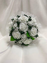 Весільний букет-дублер для нареченої (білого кольору з смарагдовими тичинками)