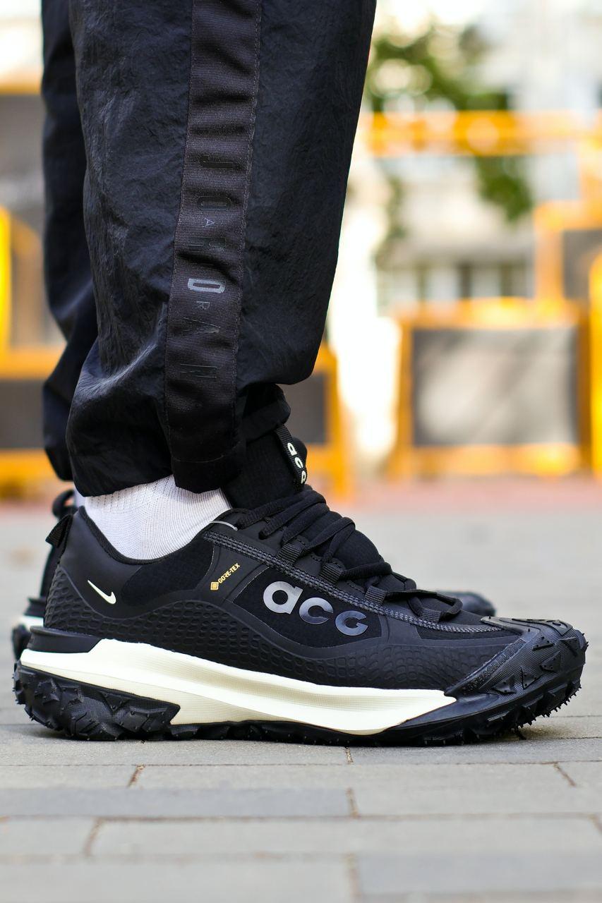 Зимові Чоловічі Кросівки Nike ACG Mountain Fly 2 GTX Low / Найк АСГ Маунтін Флай 2 ГТХ Низькі Чорні з Бежевим