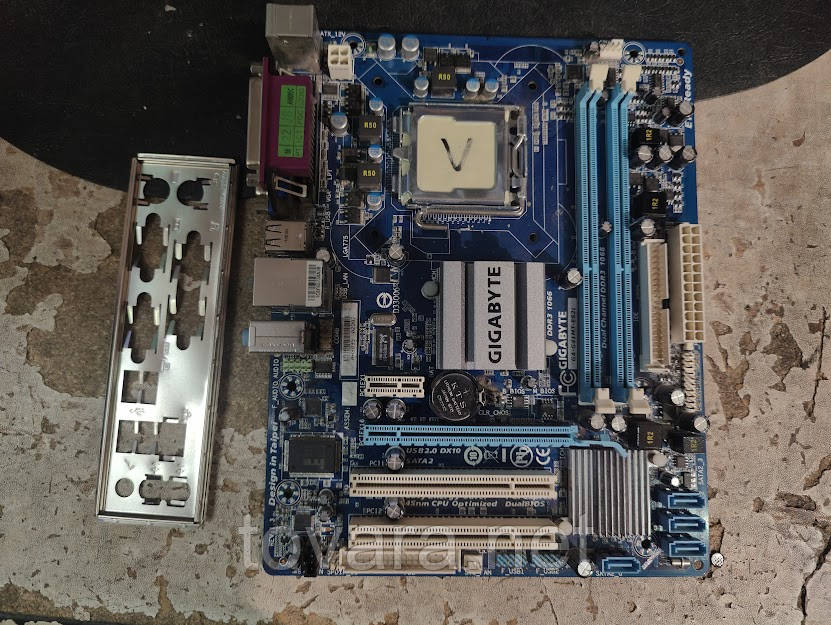 Мат. плата Gigabyte GA-G41MT-ES2L rev1.3 LGA775 G41 PCI-E+SVGA+GbLAN SATA MicroATX 2DDR3 № 241610103