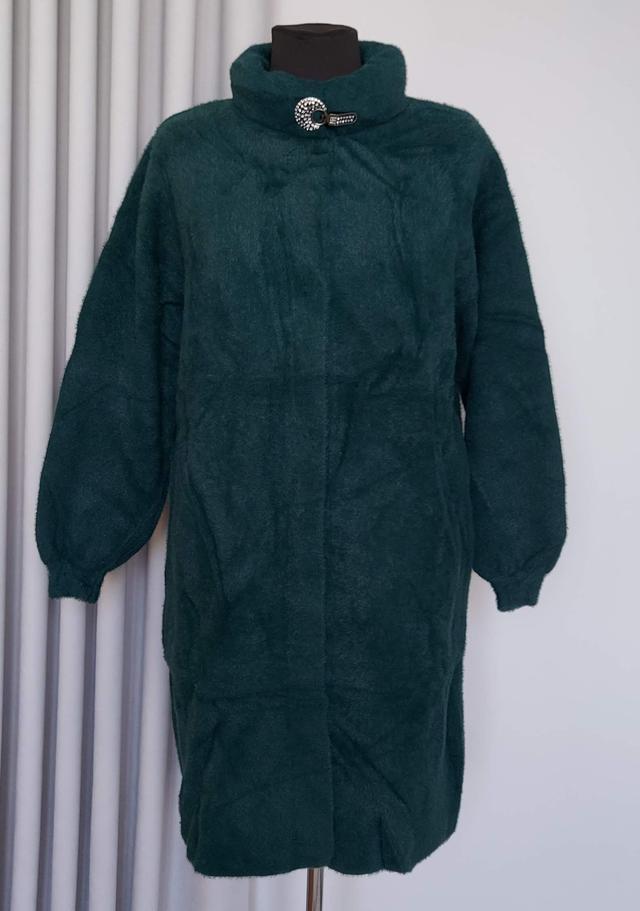 фотографія жіноче пальто альпака на блискавці з коміром стійка