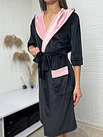 Жіночий велюровий халат на запах з капюшоном у чорному кольорі