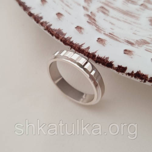 Обручка срібна з рельєфним орнаментом