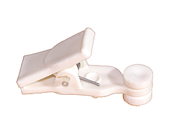 Прищіпка ролик для карнизу пластикова