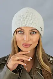 Стильна світло-сіра шапка з ангори