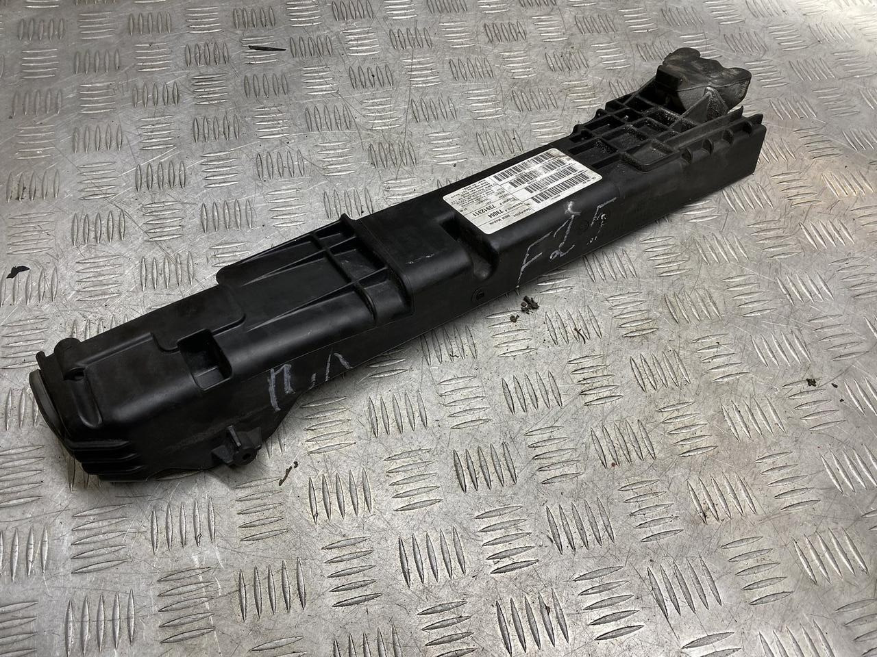 Б/В кронштей радіатора лівий BMW X3 F25 N57 17117593838, фото 1