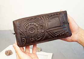 Велика чоловіча шкіряна косметичка коричнева з тисненням Плин Часу