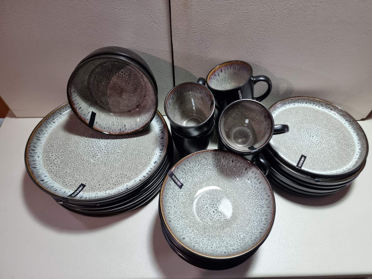 Магічний колір Сервіз Ardesto Bolzano 26 предметів чорно-коричневий (на 6 персон)