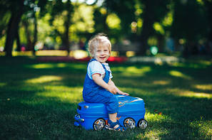 Дитячі валізи-каталки (аналог trunki)