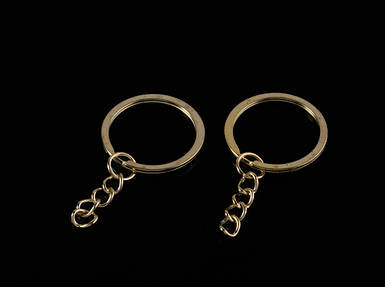 Пласке кільце з ланцюжком. Колір "золото". 28мм