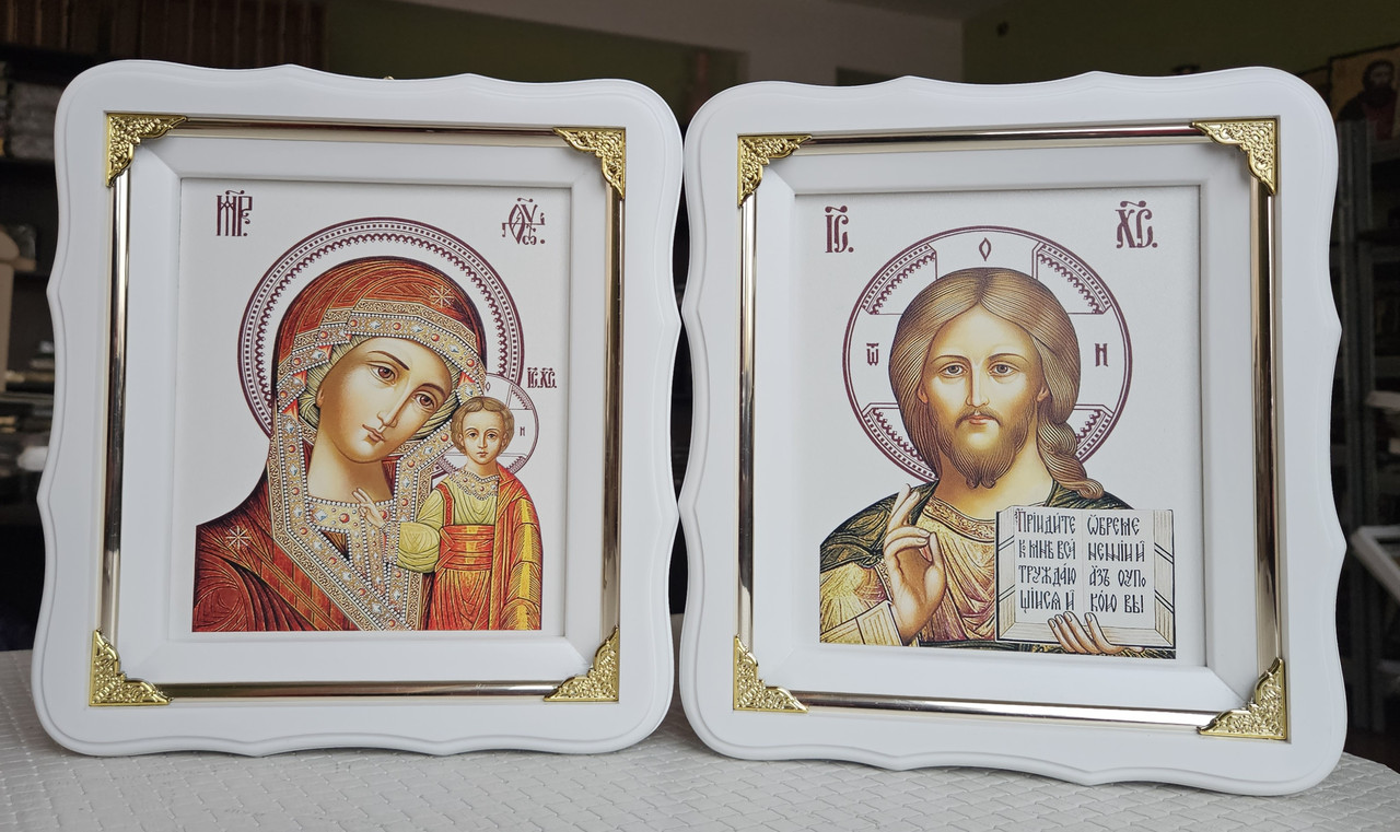 Віденчальні Ікони Спасіт Казанська в білому дерев'яному фігурному кіоті під склом, розмір 24*21, сюжет 15*18