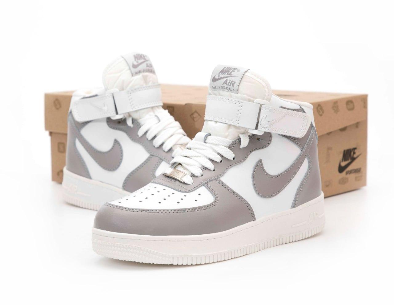 Зимові Кросівки Nike Air Force 1 High White Grey Winter Fur | високі білі з сірими елементами, хутро всередині, розміри 36–45, фото 1