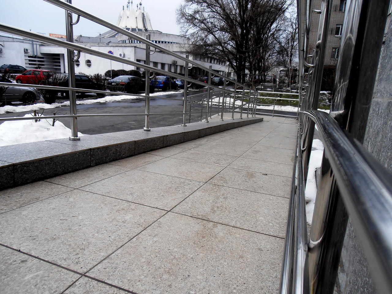 Огородження пандуса з нержавіючої сталі AISI 201, поручень Ø 38 мм, стійка Ø32 мм, 2 ригелі Ø12 мм, Первомайський