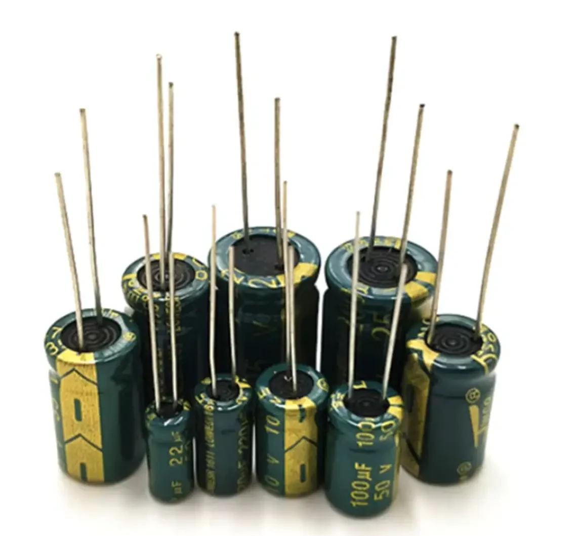 Конденсатор 100 мкФ 25 В 6.3x11 105 °C, Low ESR