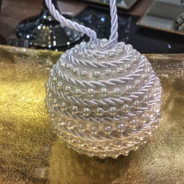 Декорування новорічної кулі шнуром