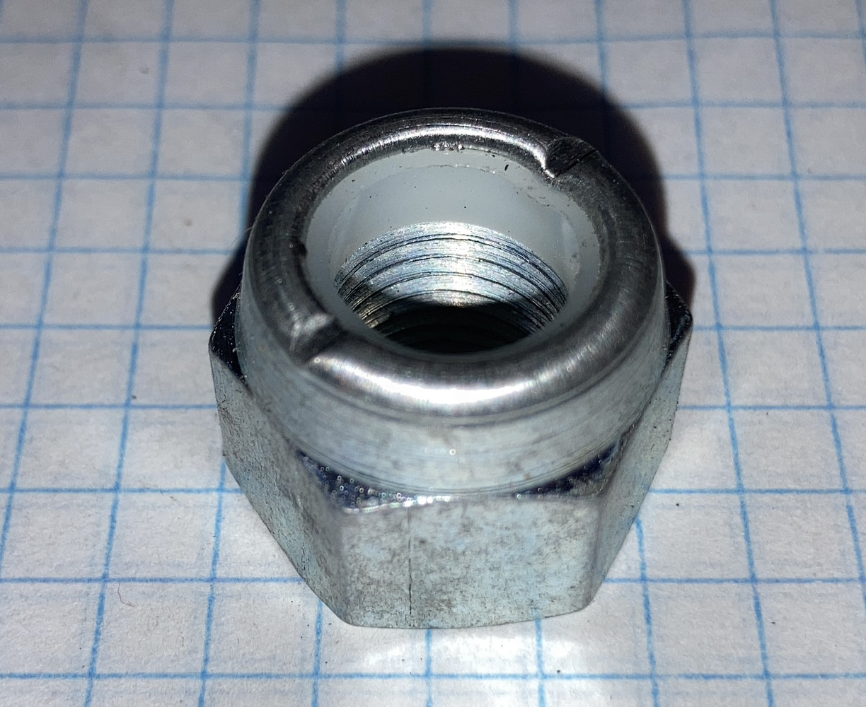 Гайка М12 розвалу реактивних тяг ВАЗ 2101 2102 2103 2104 2105 2106 2107 2121 21213 Нива Тайга