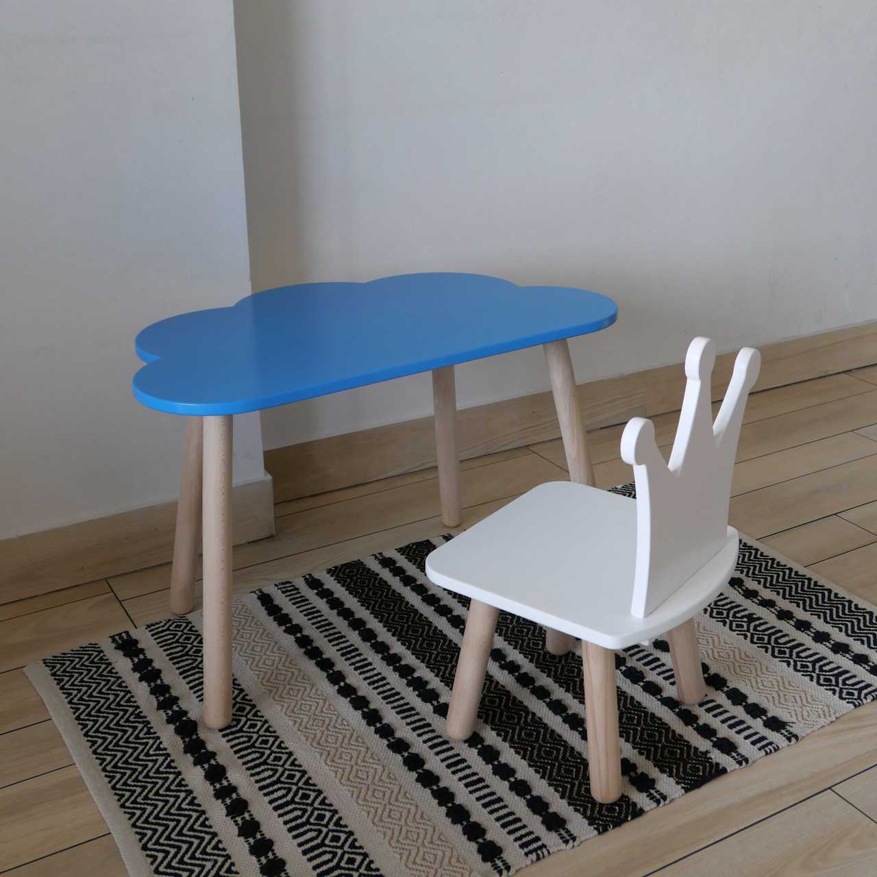 Комплект дитячий стіл блакитний хмаринка та стілець білий Корона. Для діток 1-ї групи зросту (93-116см.), фото 1