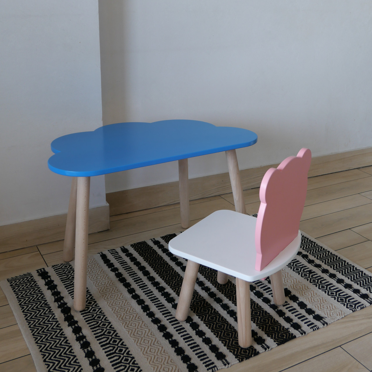 Комплект дитячий стіл блакитний хмаринка та стілець білий рожевий Ведмедик. Для діток 1-ї групи зросту 93-116см, фото 1
