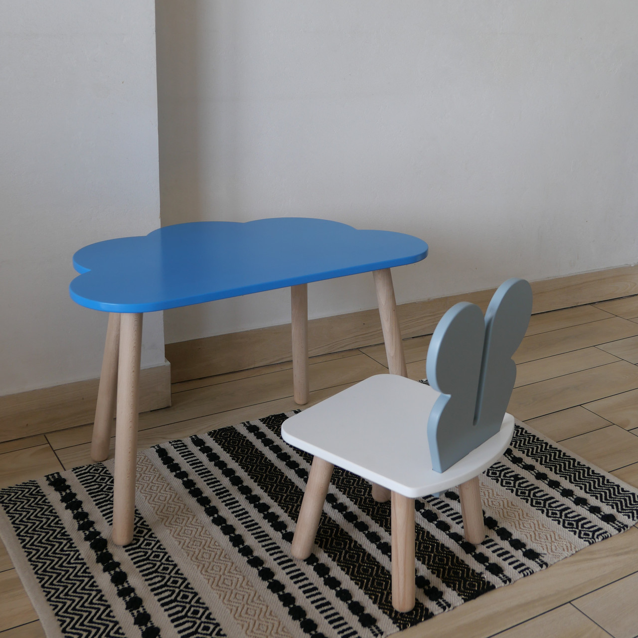 Комплект дитячий стіл блакитний хмаринка та стілець білий сірий Метелик. Для діток 1-ї групи зросту 93-116см, фото 1