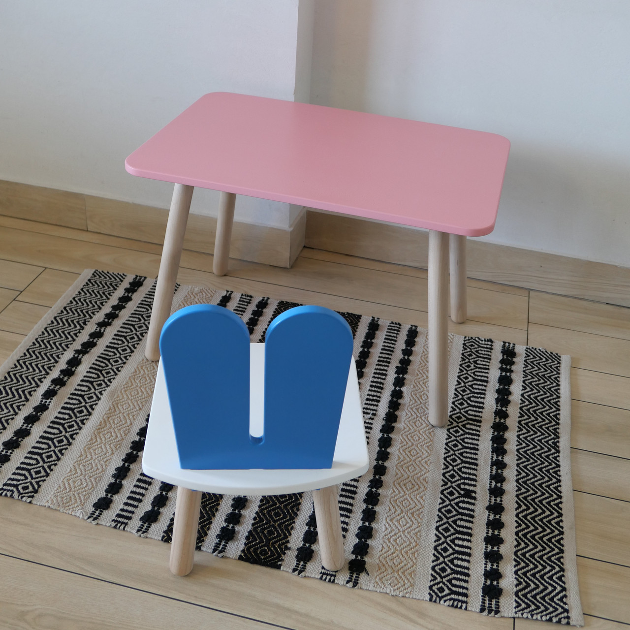 Комплект стіл та стул дитячий ChildWood - Set Стіл рожевий прямокутний + стілець білий блакитний Зайчик, фото 1
