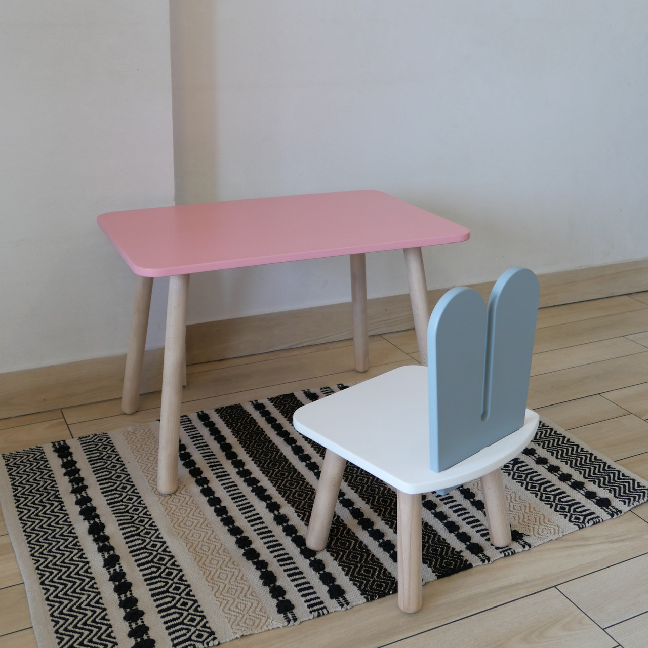 Комплект стіл та стул дитячий ChildWood - Set  Стіл рожевий прямокутний + стілець білий сірий Зайчик  (Фанера), фото 1