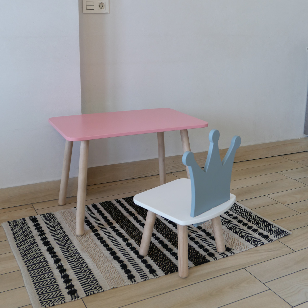 Комплект стіл та стул дитячий ChildWood - Set Стіл рожевий прямокутний + стілець білий сірий Корона (Фанера), фото 1