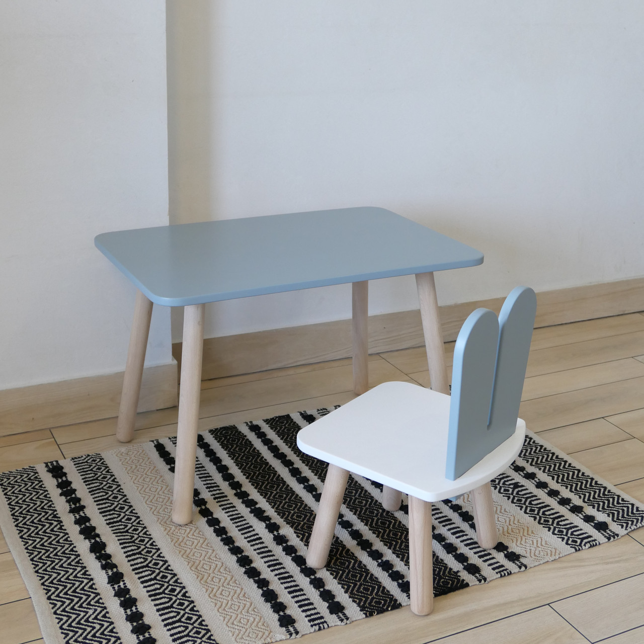 Комплект стіл та стул дитячий ChildWood - Set Стіл сірий прямокутний + стілець білий сірий Зайчик (Фанера), фото 1