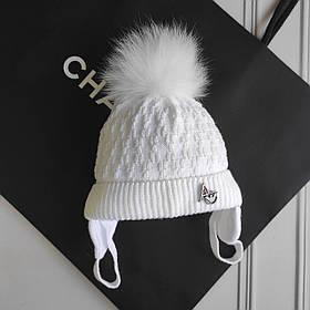 Біла демісезонна шапка для новонароджених