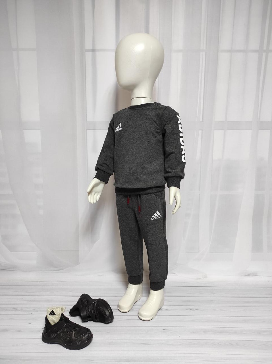 Дитячий сірий спортивний костюм Adidas