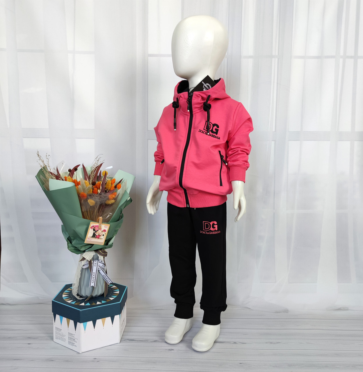 Дитячий малиновий спортивний костюм Дольче Г