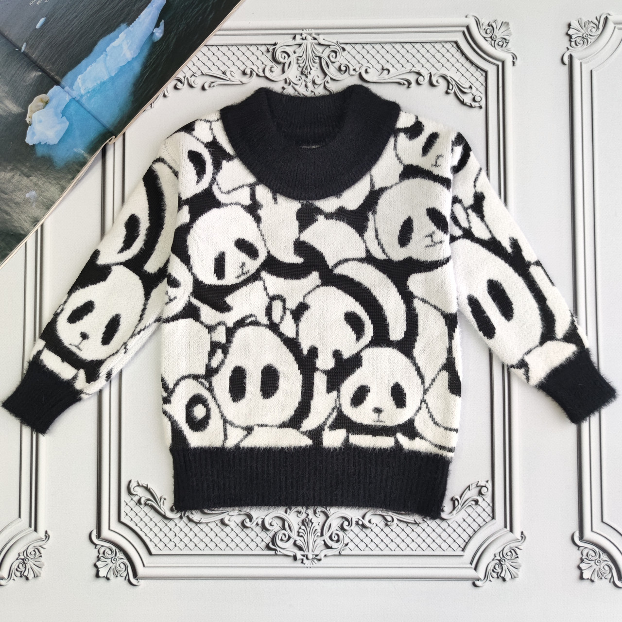 Дитячий чорний светр із пандами