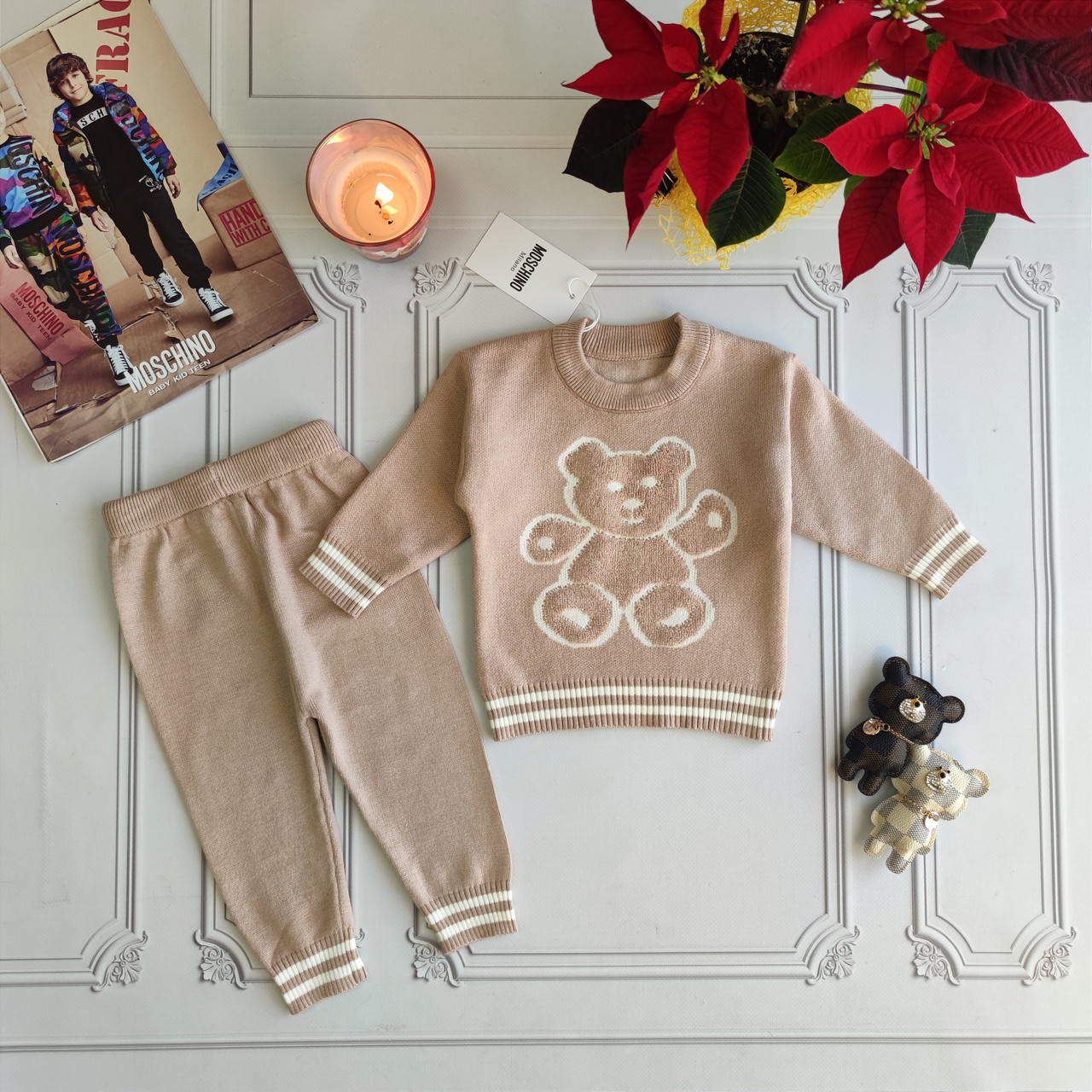 Дитячий бежевий в'язаний костюм Moschino для новонароджених ALL368