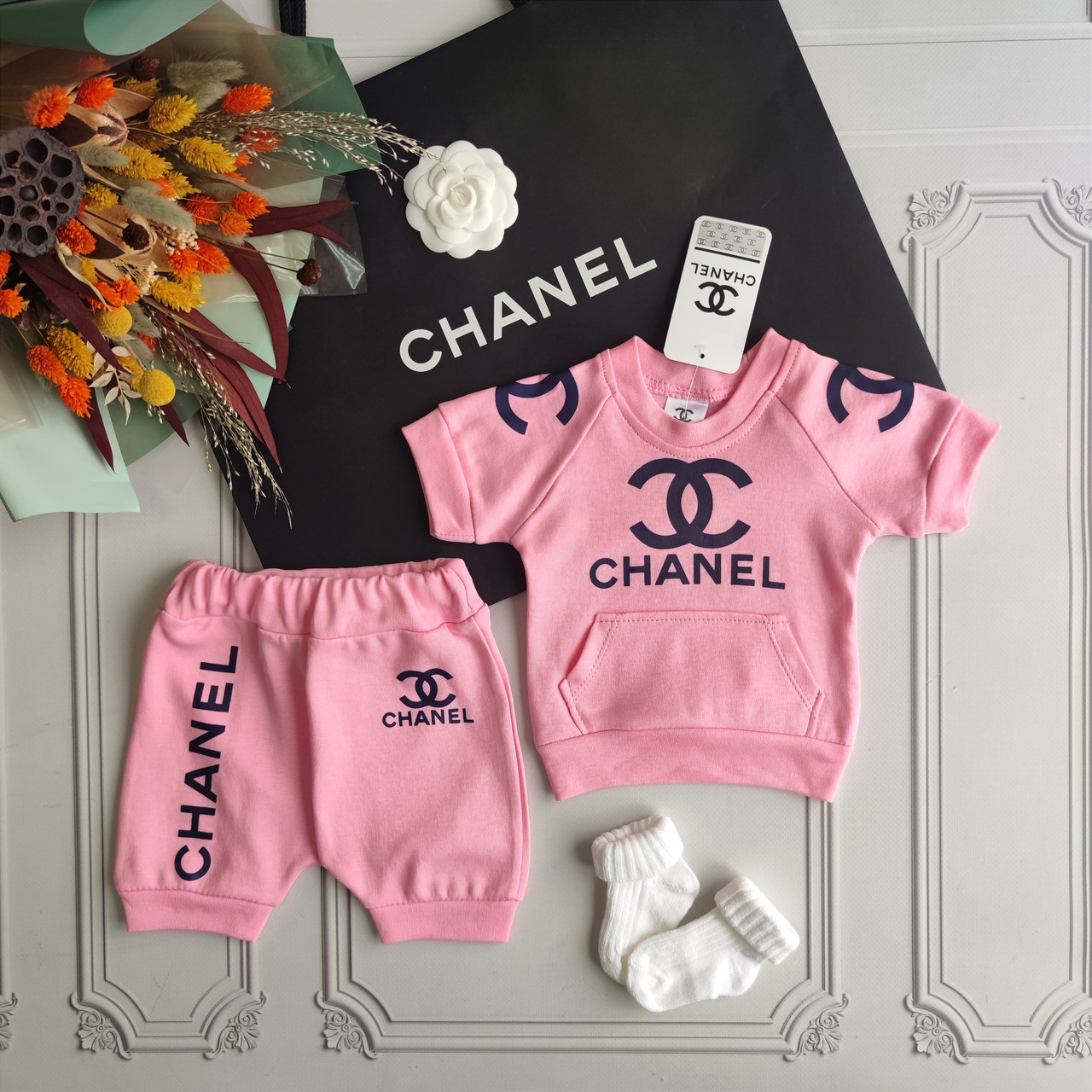 Дитячий рожевий літній костюм Шанель з шортами для новонароджених