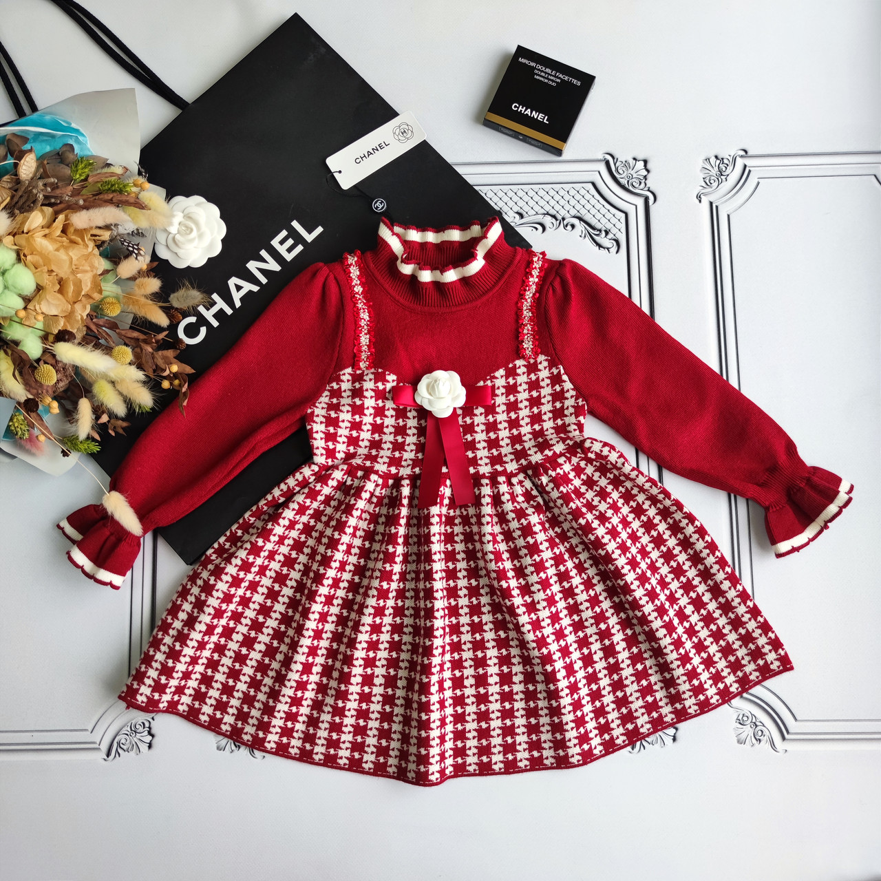 Дитяча червона в'язана сукня