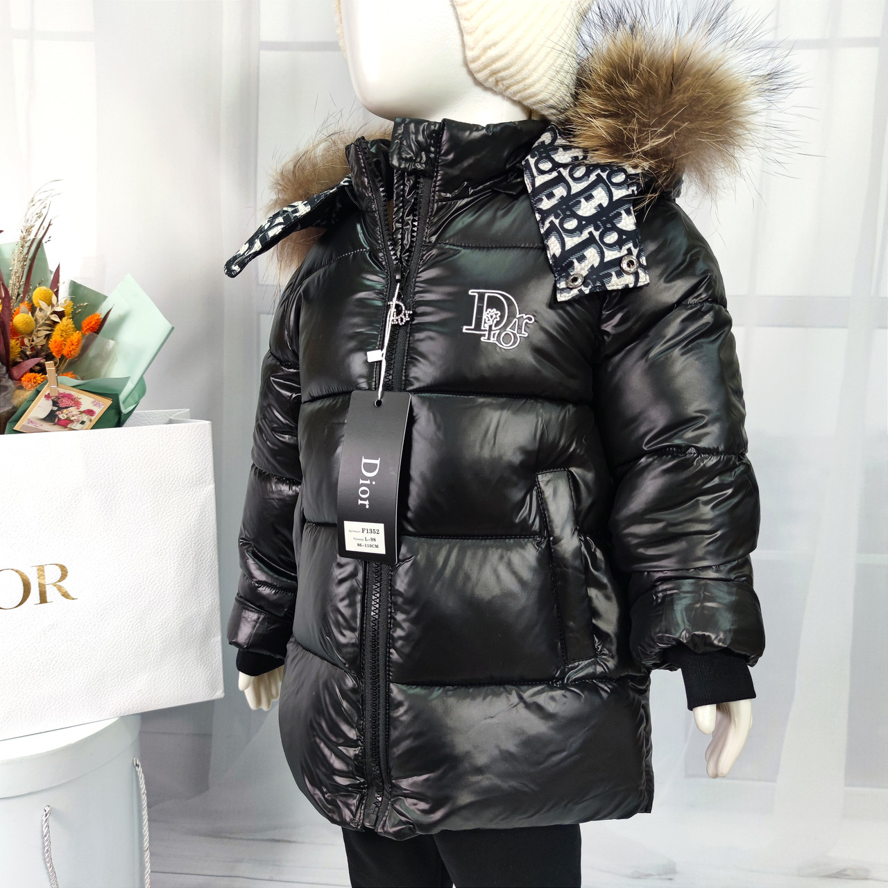 Дитяча чорна зимова куртка Діор для дівчинки