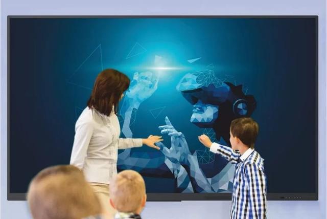 Prestigio Multiboard - інтерактивна панель для освіти