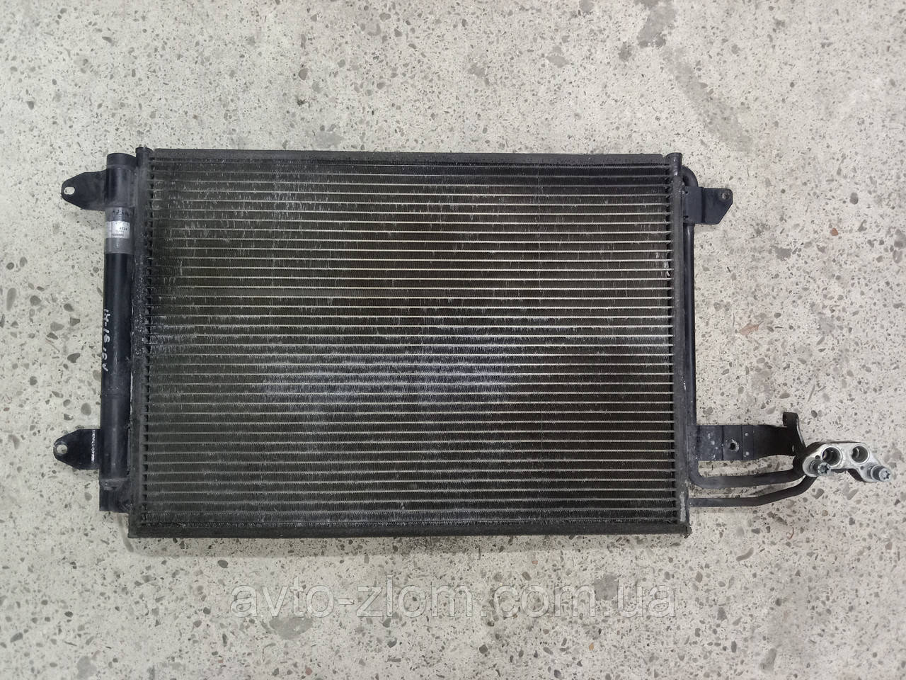 Радіатор кондиціонера Volkswagen Golf 5, Touran 1.4 – 1.6 16V. Гольф 5, Туран. 1K0820411F.