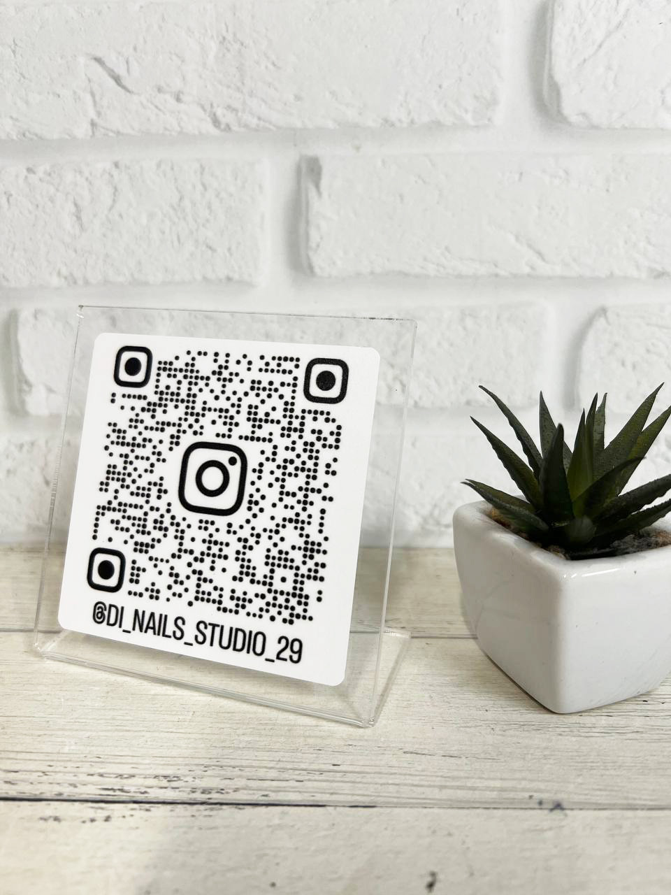 Настільна табличка 10 х 10 см з Вашою інформацією (QR кодом) одностороння