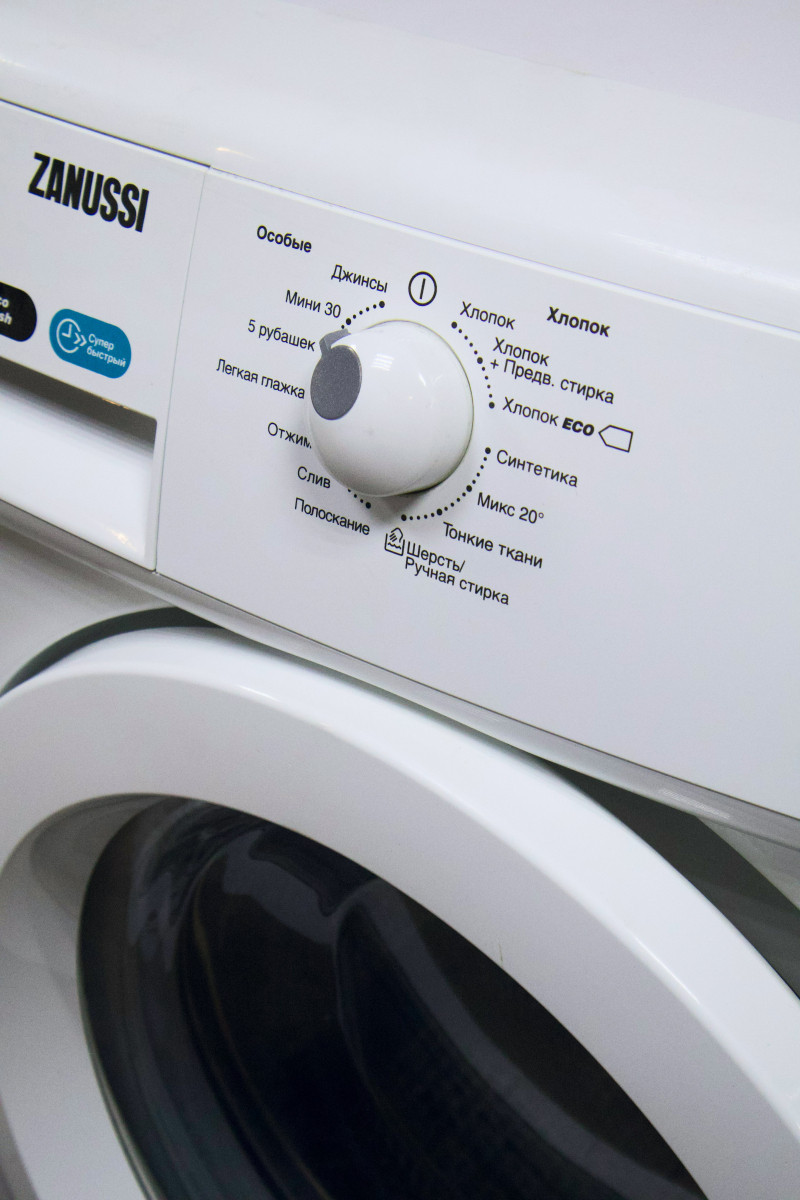 Пральна машина машина вузька ZANUSSI ZWSH 6100 V Б/В
