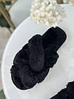 Чорні тапочки жіночі з хутром навхрест Жіночі домашні шльопанці хутряні з відкритими пальцями Пухнасті шльопанці, фото 3