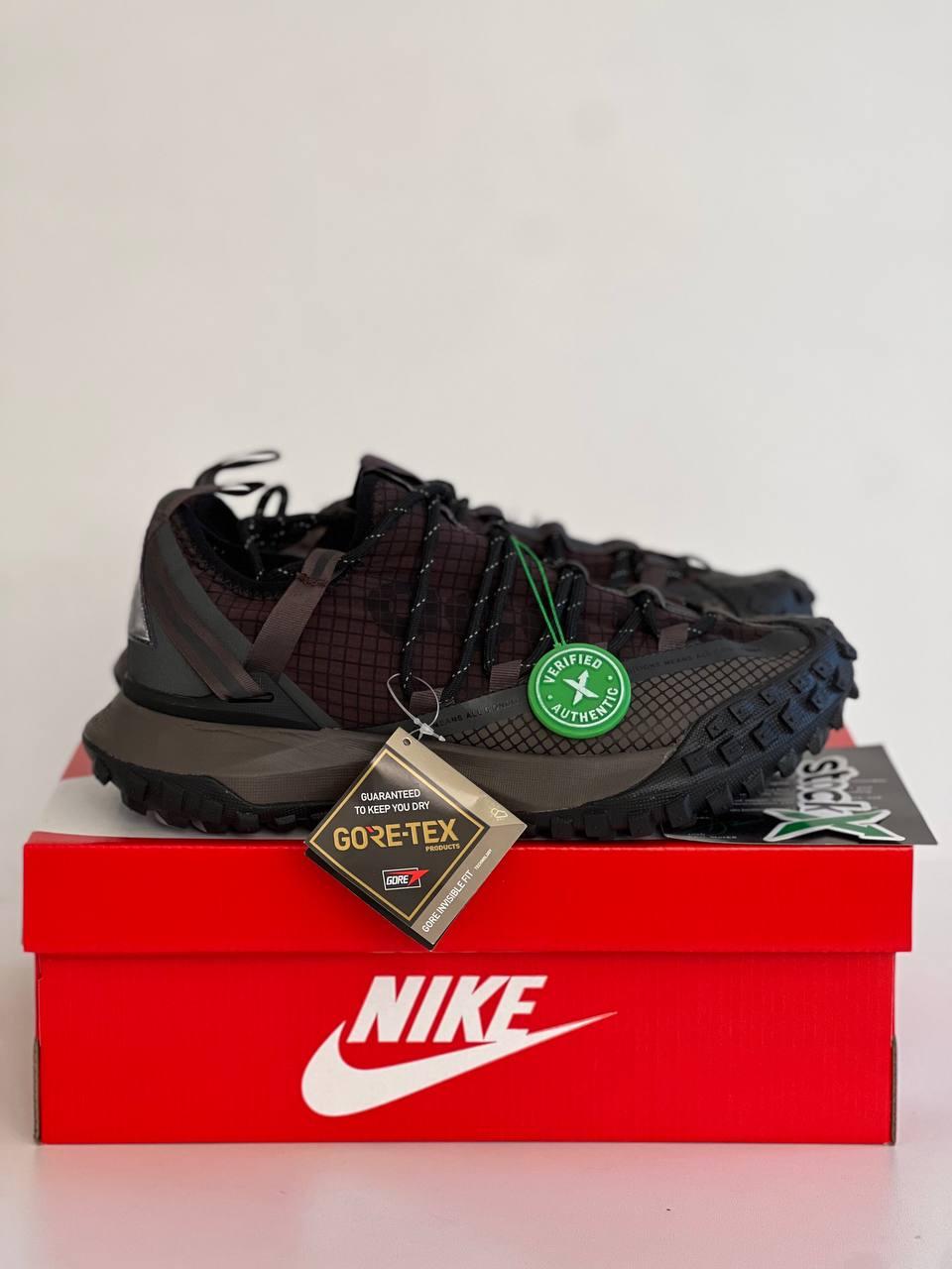 Чоловічі термо кросівки Nike ACG Mountain Fly Low Black Purple Чорні Взуття Найк АСГ Маунз текстиль еврозима