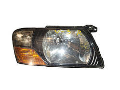 Фара правая Mitsubishi Pajero Wagon 3 1999-2003 УЦЕНКА паяна і скол на склі