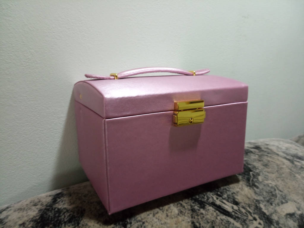 Шкатулка для украшений, сундук для бижутерии, органайзер для украшений, чемодан комод часов, серьг, колец - фото покупців 1