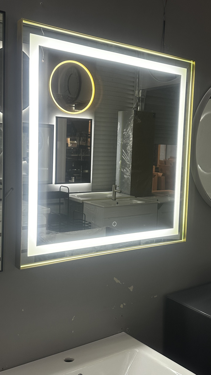 Дзеркало 80х80 см в золотій металевій рамі з підсвіткою і сенсором