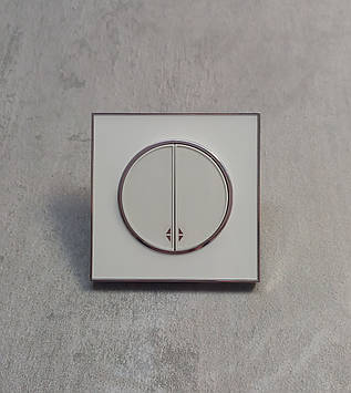 Вимикач RH Laura подвійний внутрішній прохідний